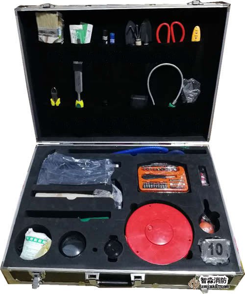 �𳡿��鹤����